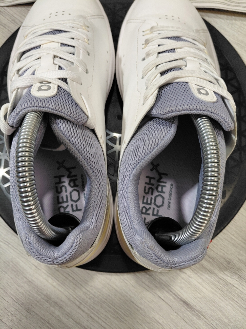 On Rrunning Womens Roger Advantage White Leather & Soft Lilac Everyday Shoe SZ 8 - Picture 7 of 12
